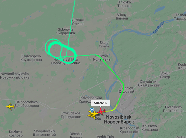 Фото В Новосибирске совершил экстренную посадку самолёт из Томска 2
